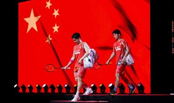 电竞赛事-汤尤杯｜石宇奇赛前伤退，王昶赛中受伤，国羽男队提前出线，但伤情令人担忧|加拿大|赖浩俊|汤姆斯杯|比赛|世锦赛_新浪体育_新浪新闻