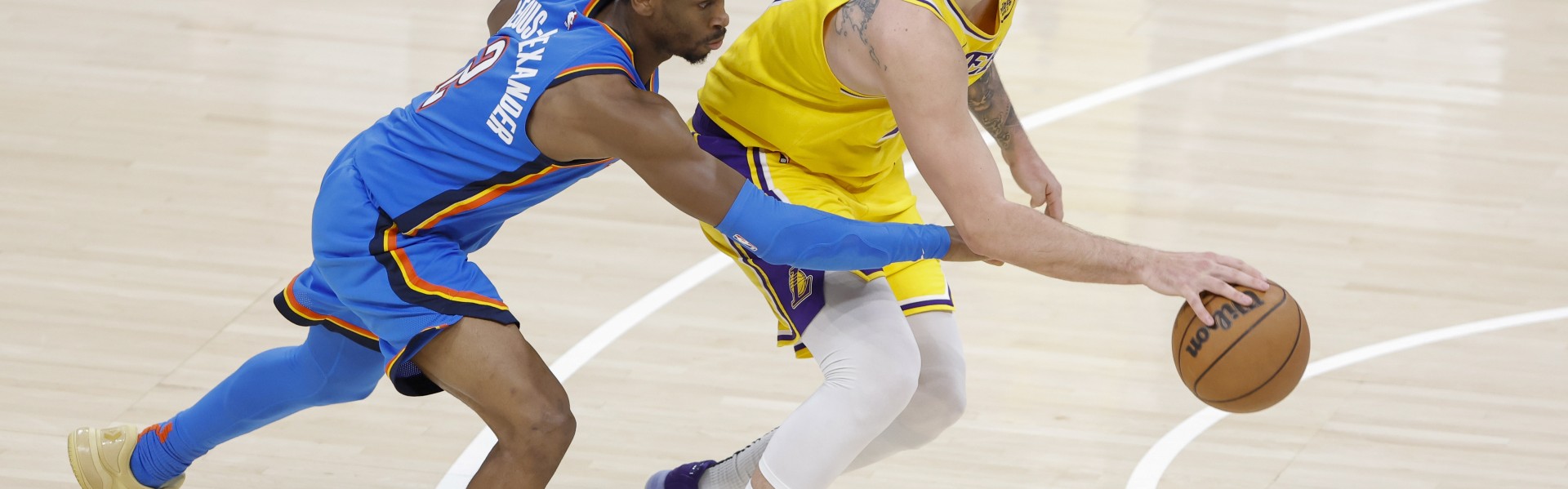 乐鱼电竞-太卷了！西部前三三月战绩：雷霆14-1 马刺14-2 湖人15-2